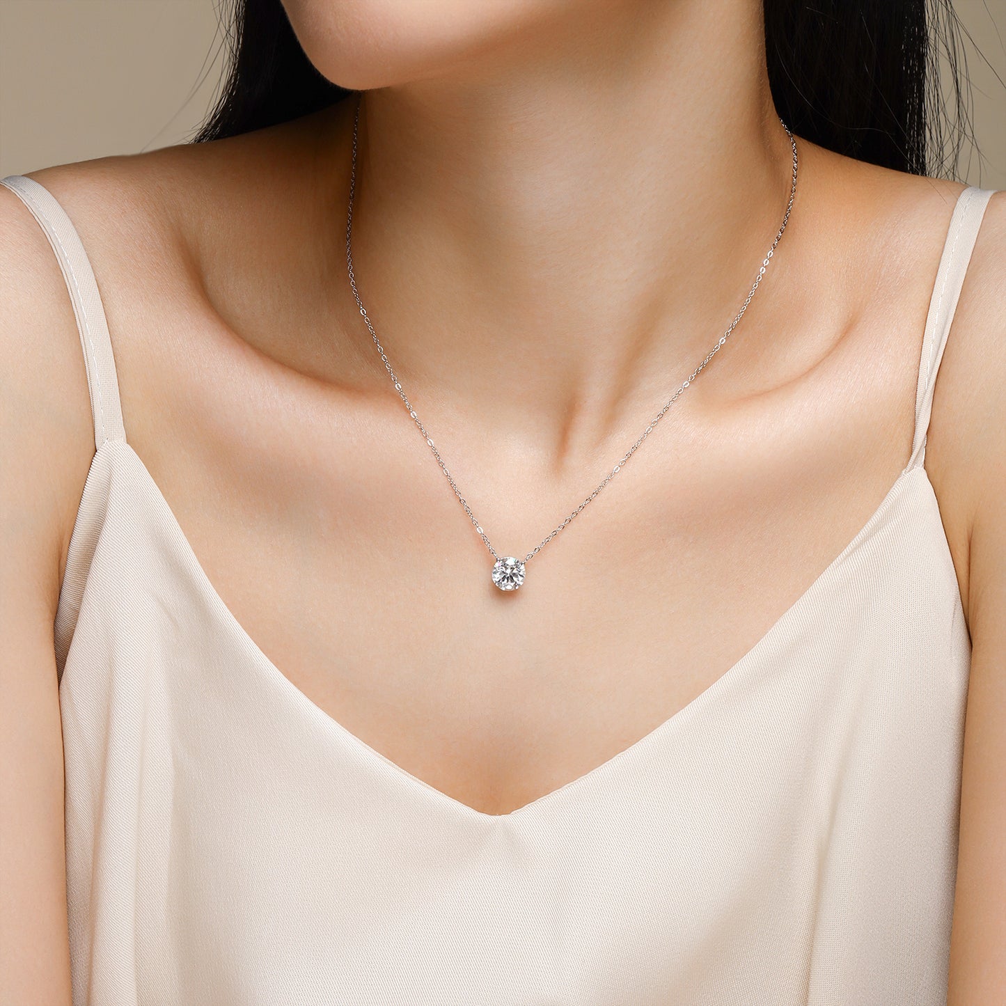 Love Of Time - A Fashionable And Luxurious Diamond Jewelry Piece Set With 2-carat Moissan Diamond S925 Sterling Silver And Platinum-plated Pendant
